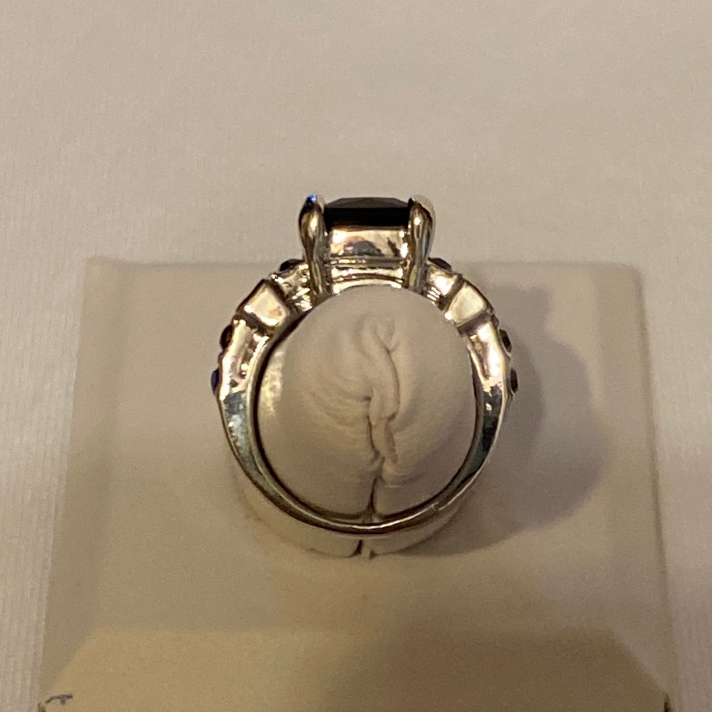 Silver Tone Black Gem Ring, Size 6 - Picture 4 of 5